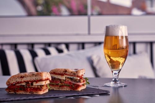 אויה San Antonio Luxury Hotel מראה חיצוני תמונה